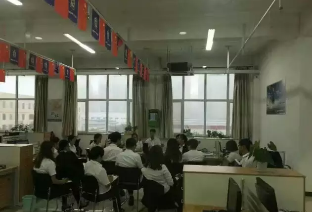 家人們激烈討論  家人們激烈討論